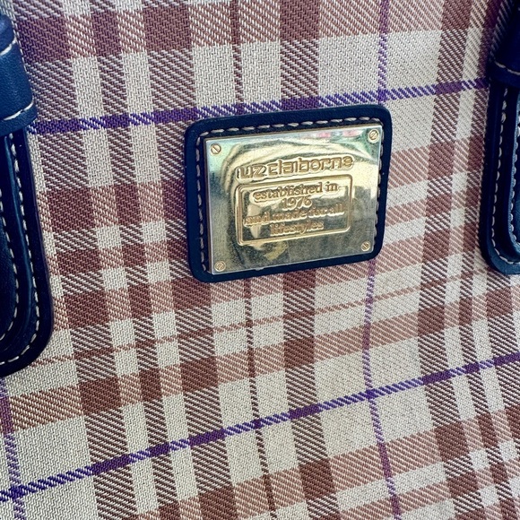 LIZ CLAIBORNE, TOTE BAG IN PLAID FABRIC PATTERN, DOUBLE SHOULDER STRAPS. - Picture 6 of 12